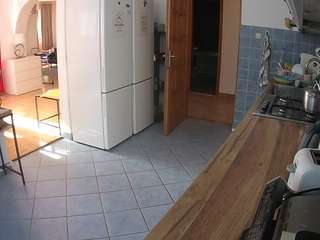 voyeurcam-julmodels-kitchen
