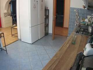 voyeurcam-julmodels-kitchen