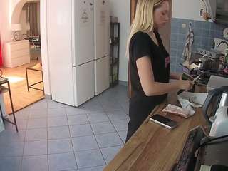 voyeurcam-julmodels-kitchen