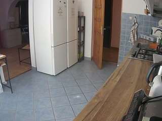 voyeurcam-julmodels-kitchen