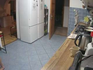 voyeurcam-julmodels-kitchen
