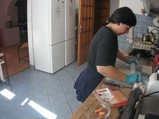 voyeurcam-julmodels-kitchen