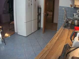 voyeurcam-julmodels-kitchen