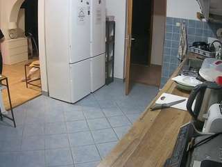 voyeurcam-julmodels-kitchen