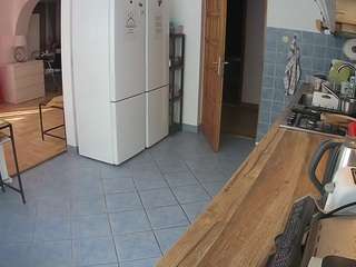 voyeurcam-julmodels-kitchen