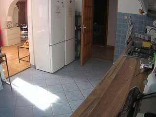 voyeurcam-julmodels-kitchen