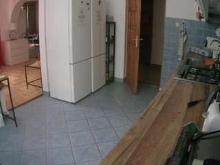 voyeurcam-julmodels-kitchen