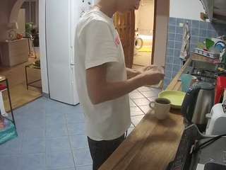 voyeurcam-julmodels-kitchen