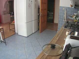 voyeurcam-julmodels-kitchen