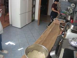 voyeurcam-julmodels-kitchen