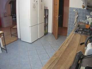 voyeurcam-julmodels-kitchen