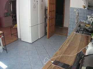 voyeurcam-julmodels-kitchen