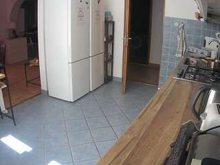 voyeurcam-julmodels-kitchen