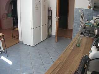 voyeurcam-julmodels-kitchen