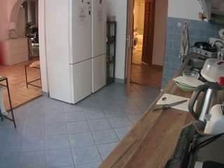 voyeurcam-julmodels-kitchen