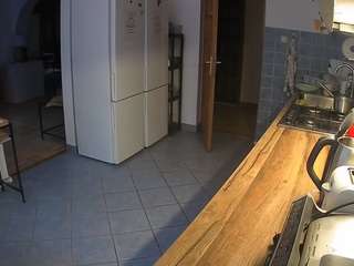 voyeurcam-julmodels-kitchen