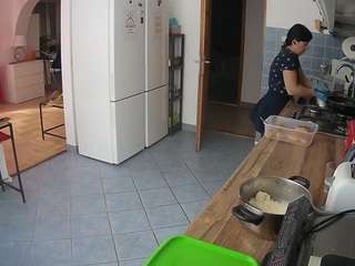 voyeurcam-julmodels-kitchen