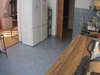 voyeurcam-julmodels-kitchen