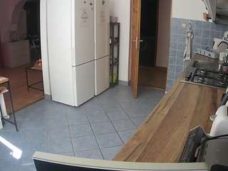 voyeurcam-julmodels-kitchen camsoda