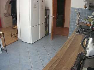 voyeurcam-julmodels-kitchen