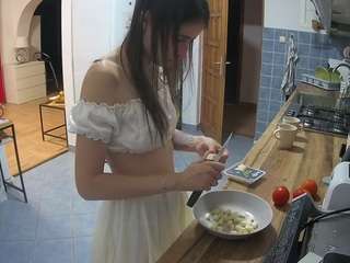 voyeurcam-julmodels-kitchen