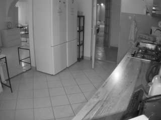 voyeurcam-julmodels-kitchen camsoda