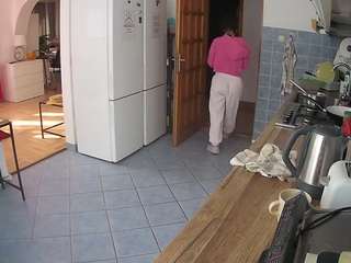 voyeurcam-julmodels-kitchen