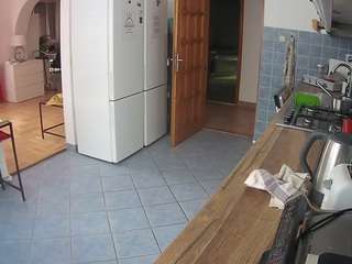 voyeurcam-julmodels-kitchen