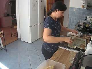 voyeurcam-julmodels-kitchen