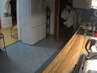 voyeurcam-julmodels-kitchen