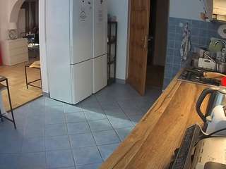 voyeurcam-julmodels-kitchen camsoda