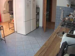 voyeurcam-julmodels-kitchen
