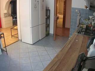 voyeurcam-julmodels-kitchen