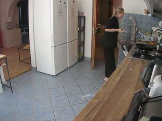 voyeurcam-julmodels-kitchen
