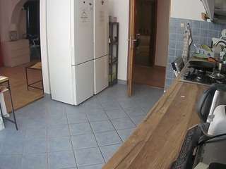 voyeurcam-julmodels-kitchen