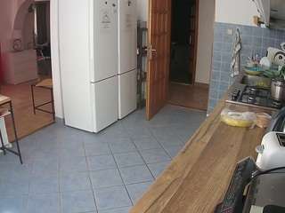 voyeurcam-julmodels-kitchen