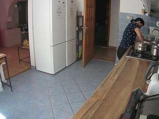 voyeurcam-julmodels-kitchen