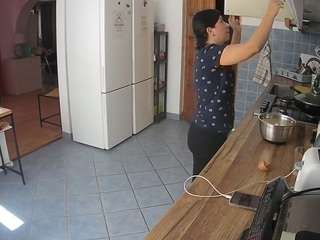 voyeurcam-julmodels-kitchen