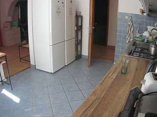 voyeurcam-julmodels-kitchen