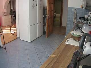 voyeurcam-julmodels-kitchen