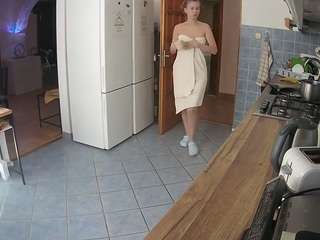 voyeurcam-julmodels-kitchen