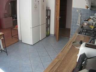 voyeurcam-julmodels-kitchen