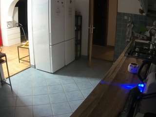 voyeurcam-julmodels-kitchen
