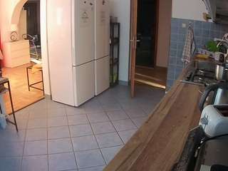 voyeurcam-julmodels-kitchen