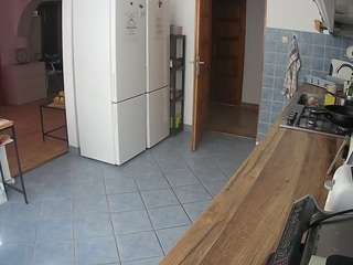 voyeurcam-julmodels-kitchen