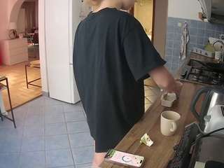voyeurcam-julmodels-kitchen