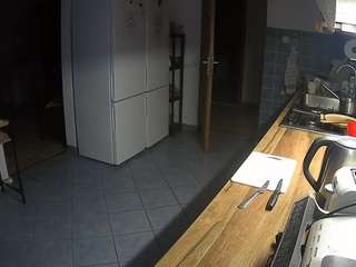 voyeurcam-julmodels-kitchen