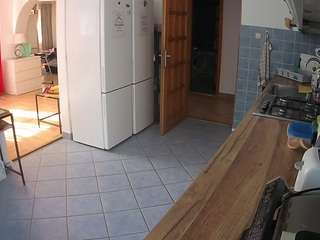 voyeurcam-julmodels-kitchen