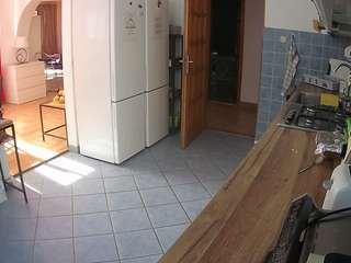voyeurcam-julmodels-kitchen