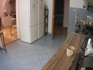 voyeurcam-julmodels-kitchen